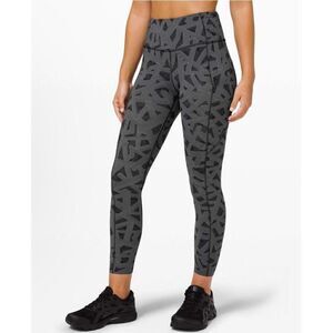 Lululemon NWOT Fast Free Leggings in Textured Labyrinth Black Light Cast Size 4